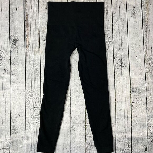 SPANX Seamless Leggings  - Picture 2 of 3
